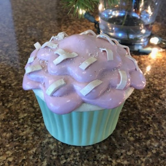 Resin Large Celebratory Sprinkle Top Cupcake Birthday Trinket Box w/FREE Votive - Picture 8 of 10